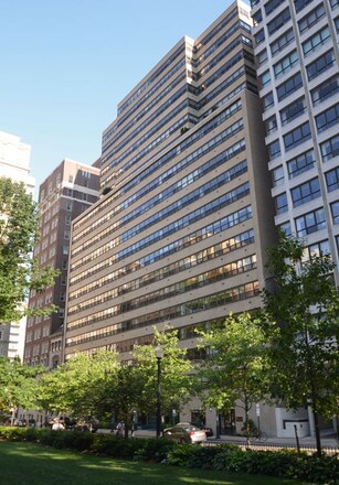 Building Facade - 1806 Rittenhouse Sq