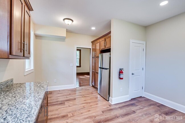 Building Photo - 338 Buckelew Ave