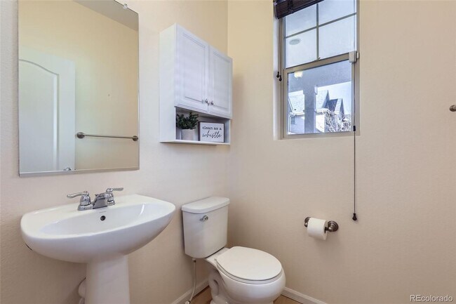 Building Photo - 4 Bedroom single family home in Central Pa...