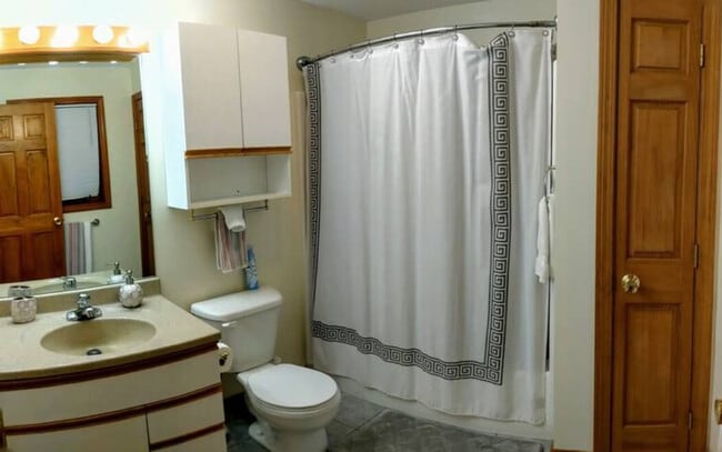 Building Photo - 140 Paquette Cir