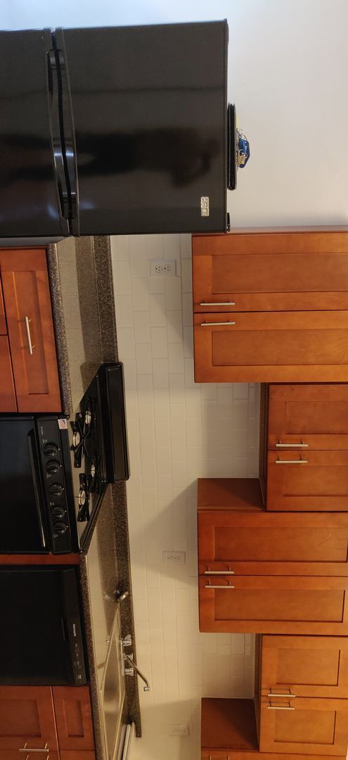 Building Photo - No Brokers Fee, No Security Deposit, Heat, Hot Water Included, Laundry on a Site