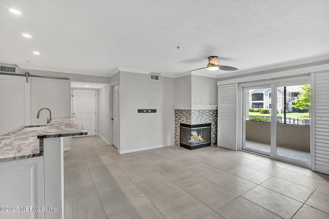Building Photo - 700 Boardwalk Dr