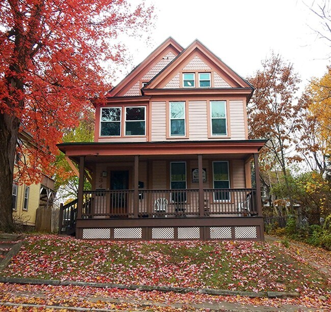 Primary Photo - AVAILABLE 6/1/2026 Beautiful First Floor A...
