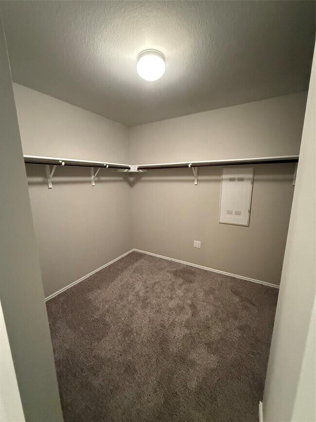 Building Photo - 13105 Brahmin Dr