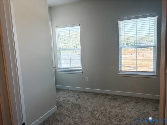 Building Photo - 4821 Cloverleigh Dr