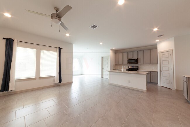 Building Photo - 4010 Garver Grv Ln