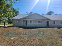 Building Photo - 2 bed 2 bath off Del Prado Blvd North