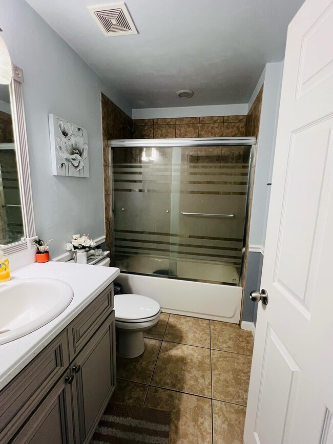 Guest Bathroom - 3602 NW 55th Ln