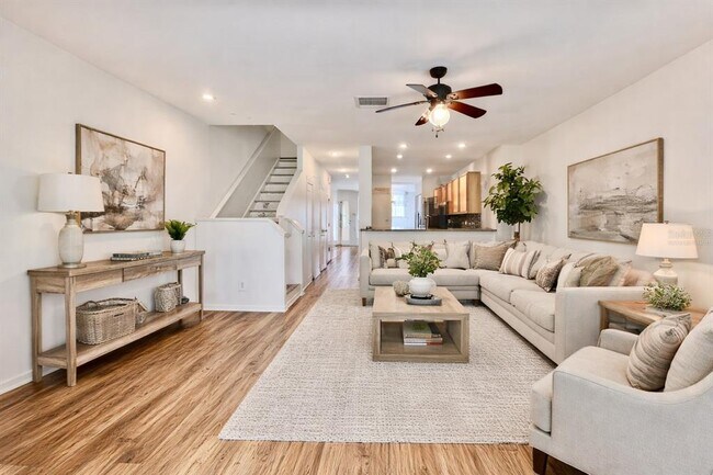 Building Photo - 15609 Stable Run Dr