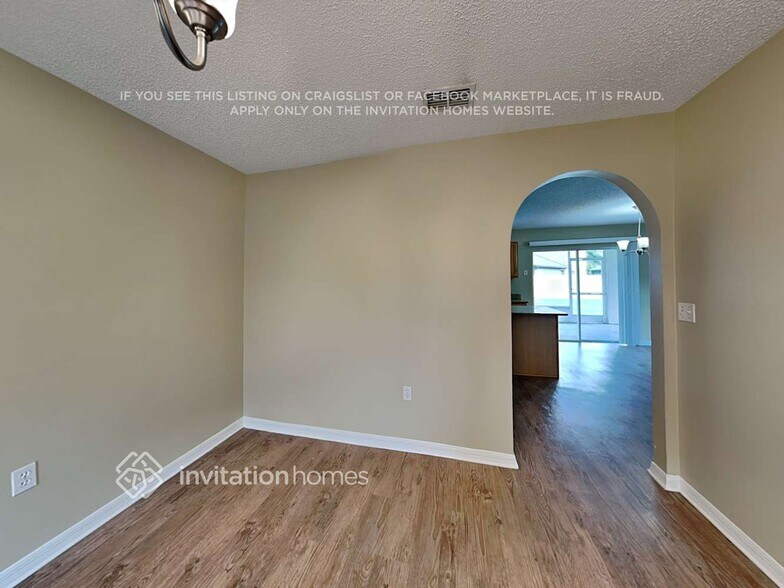 Building Photo - 3876 La Flor Dr