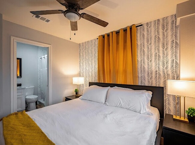 Building Photo - 3601 Anita St