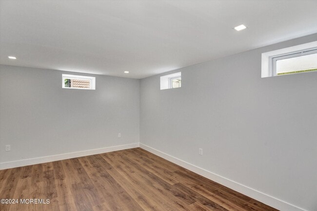 Building Photo - 5 Hilltop Ave