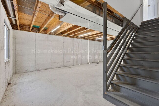 Building Photo - 425 Spring Trce