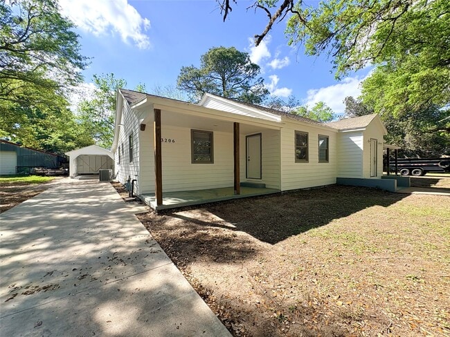 Building Photo - 3206 Avenue K