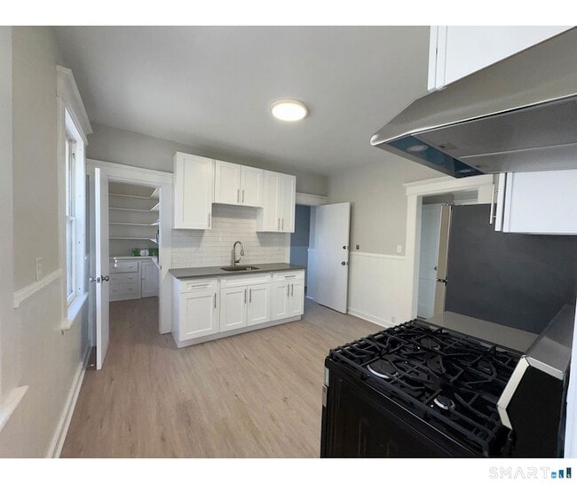 Building Photo - 74 Garfield Ave