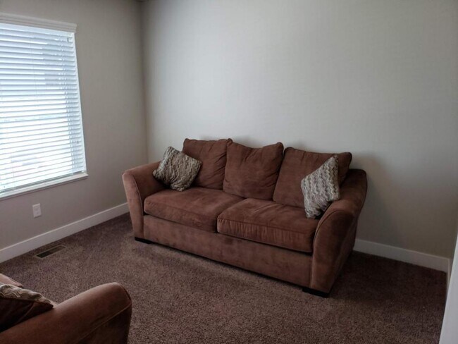 Building Photo - 42 E 1825 N