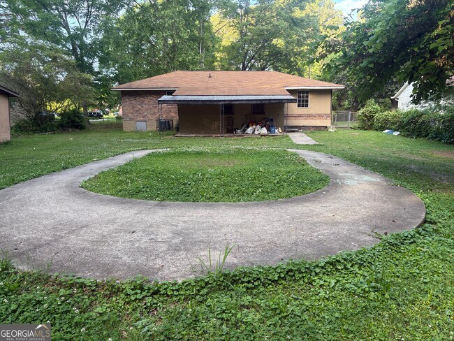 Building Photo - 8145 Attleboro Dr
