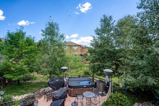 Building Photo - 4660 Farmingdale Dr