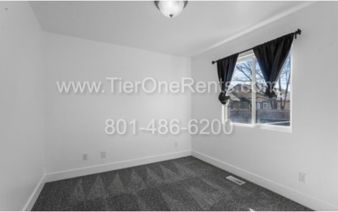 Building Photo - **HALF OFF First Months Rent**