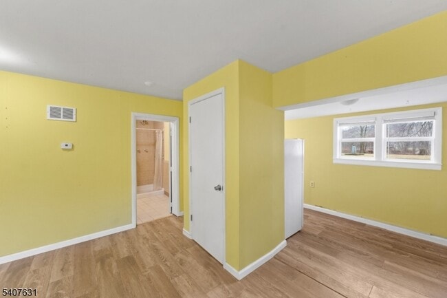 Building Photo - 190 US-46