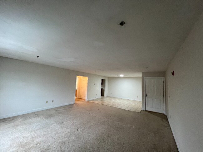 Building Photo - 12 Pratt St