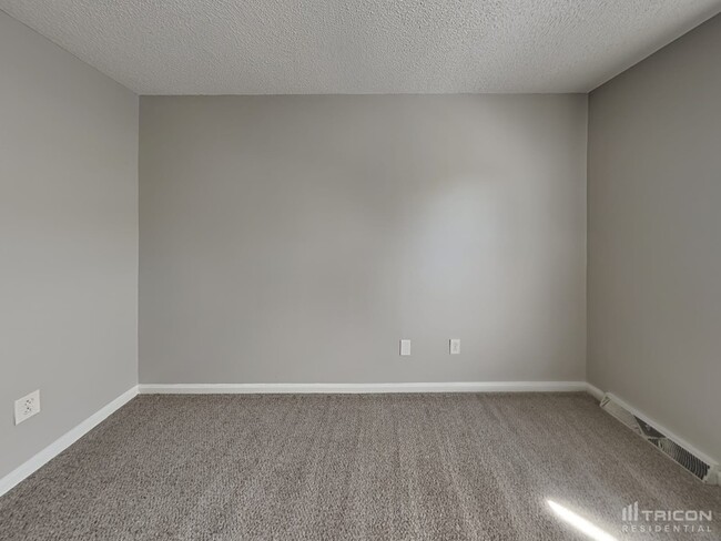 Building Photo - 7418 Palmetto Ct