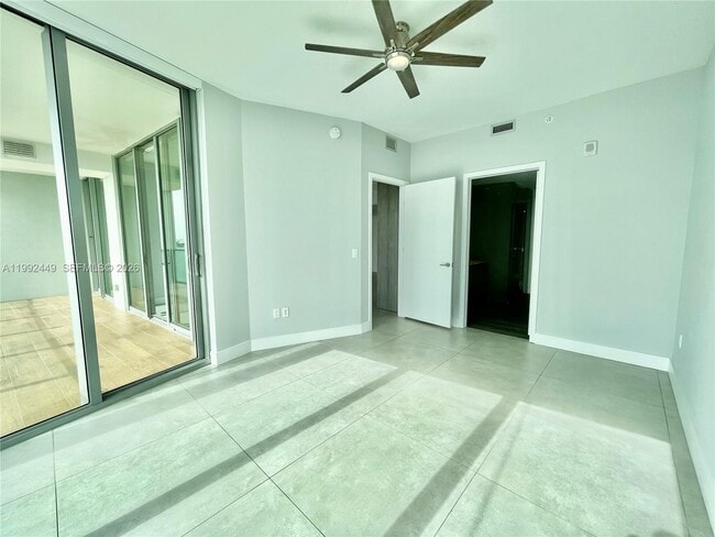 Building Photo - 2900 NE 7th Ave