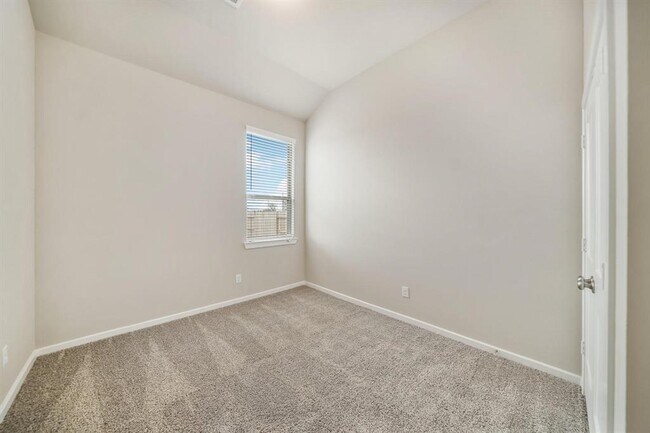 Building Photo - 1547 Crystal Stream Dr