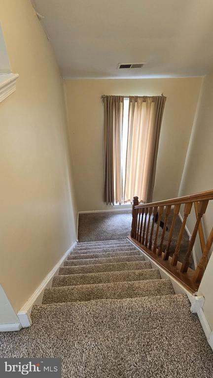 Building Photo - 208 Foxmeadow Dr