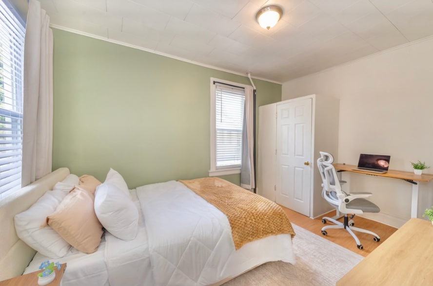 Building Photo - 45 Essex Ave