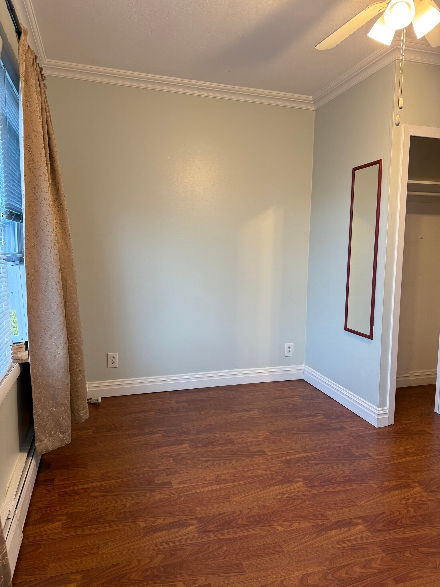 Building Photo - 283 Houston Ave