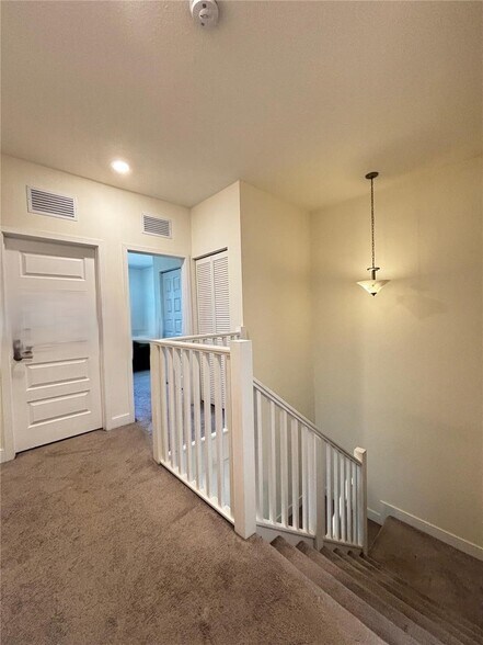 Building Photo - 15860 NW 91st Ct