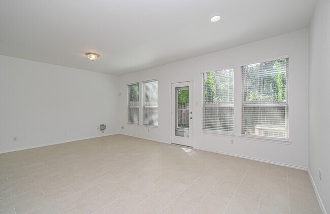 Building Photo - 743 Hallsleigh Ln