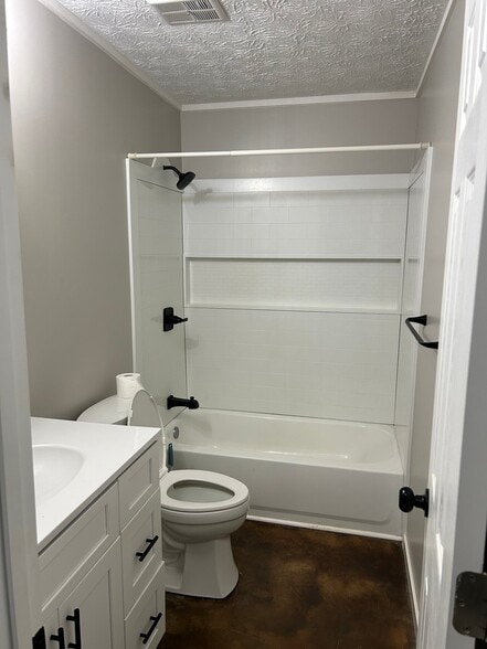 Building Photo - 134 Ashmore Ct
