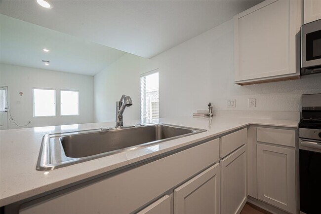 Building Photo - 5110 Sunvalley Bend Dr