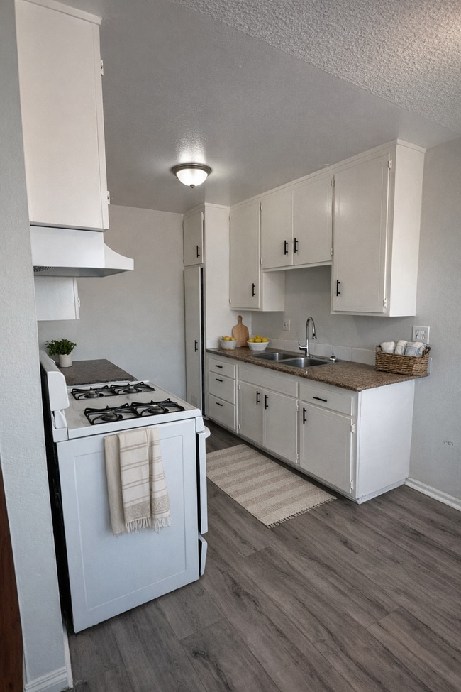 Building Photo - 22877 Adrienne Ave