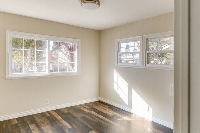 Building Photo - Beautifully Remodeled 4 Bed / 2 Bath Home in Prime Inglewood — Detached Garage + Spacious Yard
