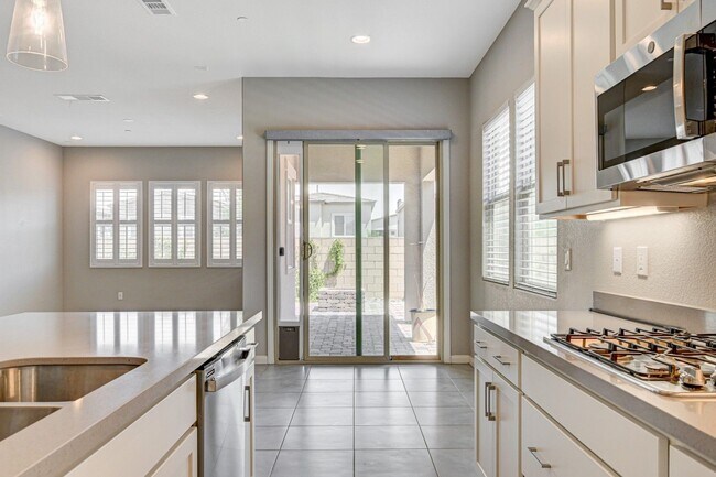 Building Photo - COMFY and NEW 3 Bedroom Home in Skye Canyon!