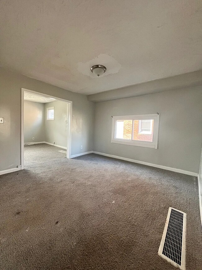 Building Photo - 4679 E 144th St