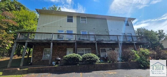 Building Photo - 1055 Rives Rd