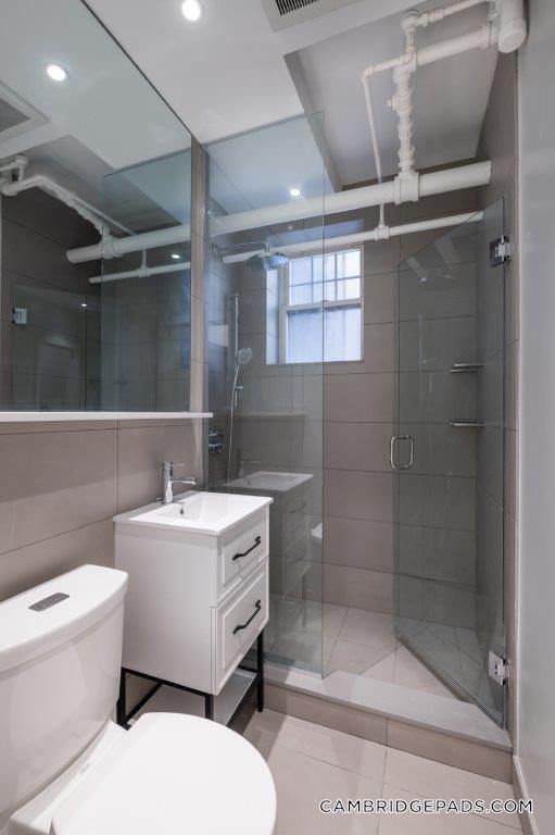 Building Photo - 19 Forest St