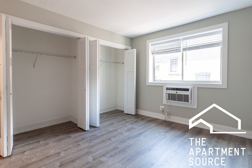 Building Photo - 529 W Surf St