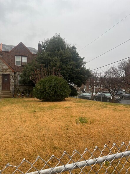 Primary Photo - 3339 Oakmont St