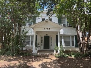 Building Photo - 3762 W 7th St