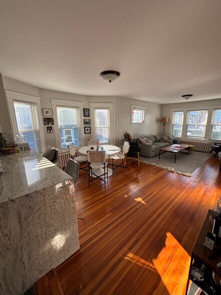 Building Photo - 17 Lesher St