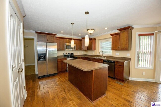 Building Photo - 114 W Mandarin Ct