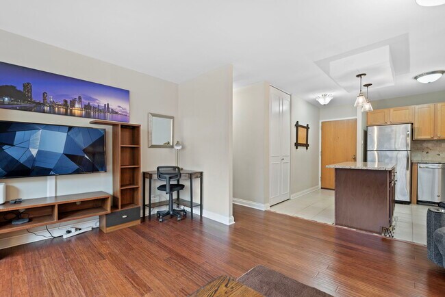 Building Photo - 211 E Ohio St