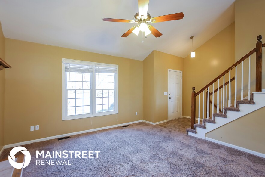 Building Photo - 6500 N Elmwood Ct