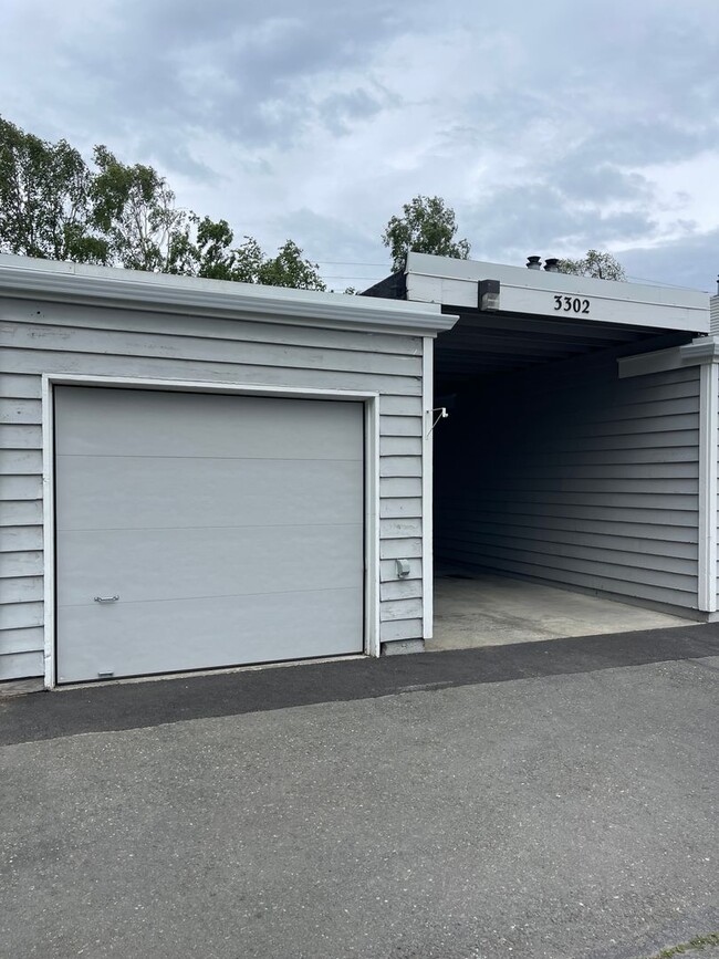 Building Photo - Garage and carport!