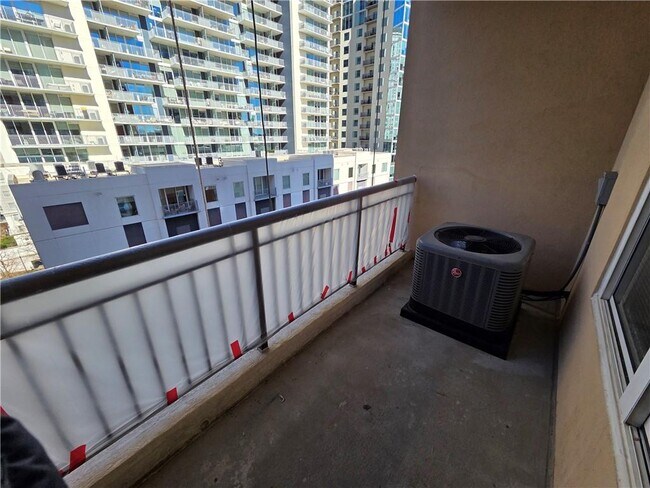 Building Photo - 1101 Juniper St NE